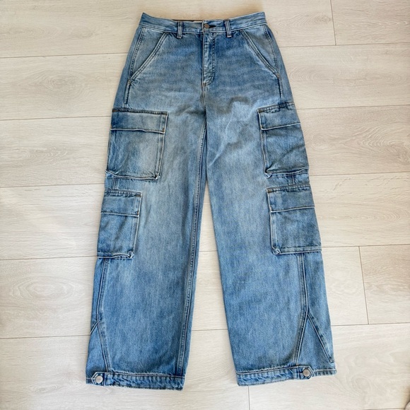 Denim Forum Denim - Denim Forum The 90's Millie Hi-Rise Cargo Medium Light Wash Aritzia - Size 26